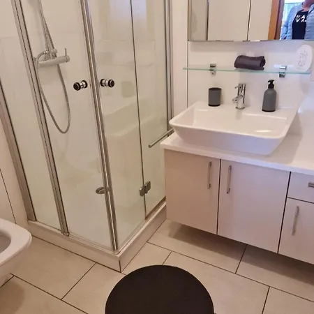 Neue Krone فندق Markt Erlbach