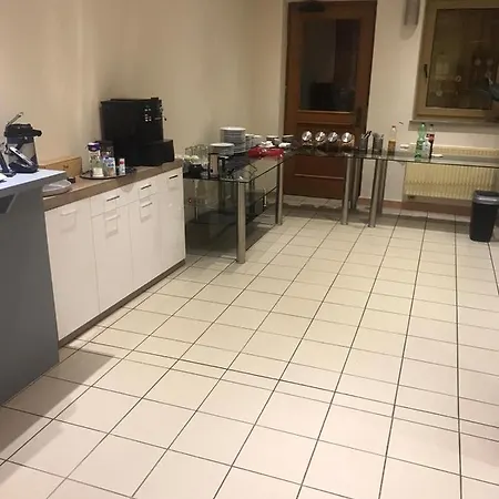 Hotel Neue Krone 2*